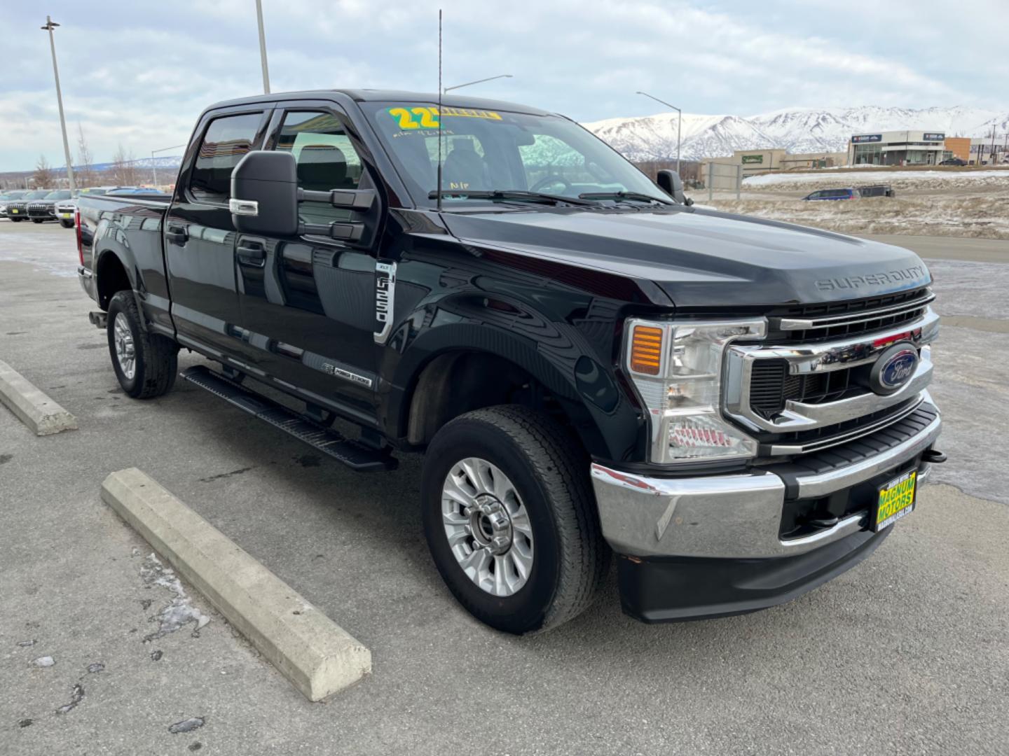 2022 Black /charcoal cloth Ford F-250 SD XLT Crew Cab 4WD (1FT7W2BT9NE) with an 6.7L V8 OHV 16V DIESEL engine, 6A transmission, located at 1960 Industrial Drive, Wasilla, 99654, (907) 274-2277, 61.573475, -149.400146 - Photo#5